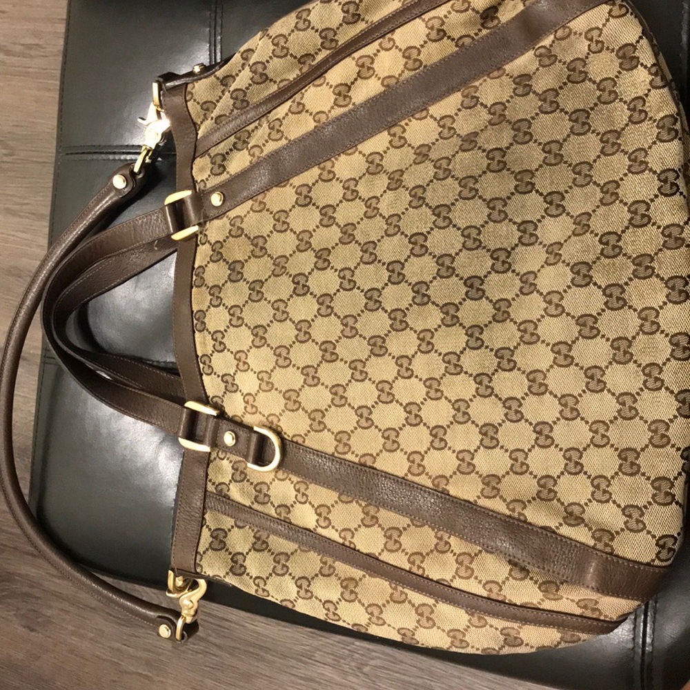 Authentic Gucci handbag - Picture 6 of 12